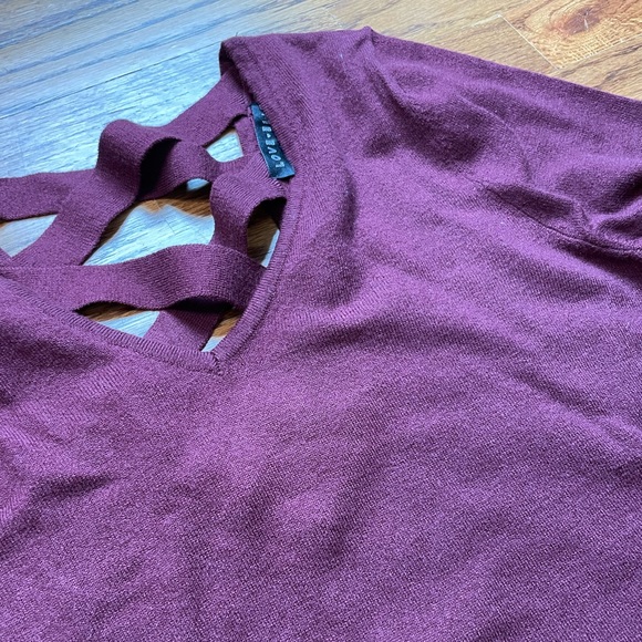 NWOT Love Ellie Lattice Back Sweater - Picture 3 of 6